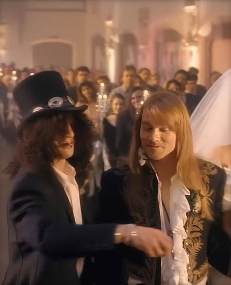 'Cause nothin' lasts forever And we both know hearts can change And it's hard to hold a candle In the cold November rain We've been through… Cold November Rain, Axl Rose Slash, Axel Rose, Theatre Problems, November Rain, Rain Wallpapers, Band Wallpapers, Axl Rose, Best Albums