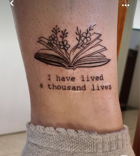 Literature Tattoos, Bookworm Tattoo, Book Inspired Tattoos, Twilight Tattoos, Reading Tattoo, Teacher Tattoos, Tattoos Abstract, Tattoos Japanese, Tattoos Watercolor