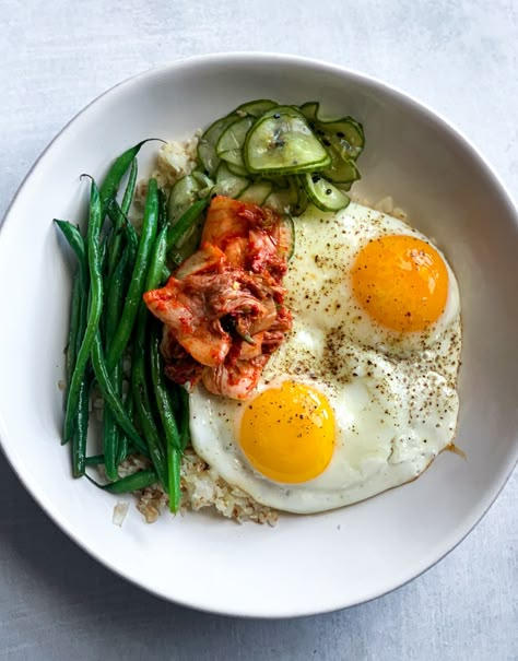 Breakfast Kimchi, Kimchi Breakfast, Egg Breakfast Bowl, Kimchi Recipes, Asian Breakfast, Eggs For Breakfast, Kimchi Recipe, Balanced Breakfast, Healthy Lifestyle Food