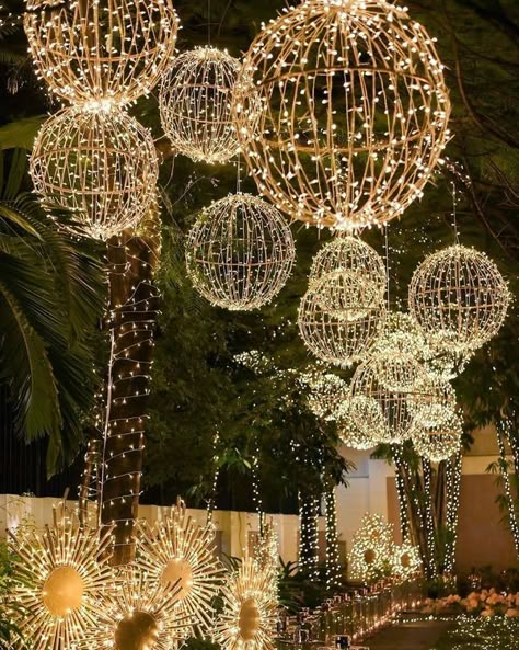 Fairy Light Decorations Make A Comeback! Easy Elf On The Shelf, Easy Elf, Fairy Lights Decor, Bedroom Teen, Wedding Entrance Decor, Lights Wedding Decor, Desi Wedding Decor, Wedding Planning Decor, Bird Cage Decor