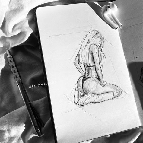 Sketch Body, Beautiful Pencil Drawings, Body Image Art, Meaningful Drawings, Easy Drawings Sketches, Art Drawings Sketches Creative, Pencil Art Drawings, Body Drawing, Art Inspiration Painting