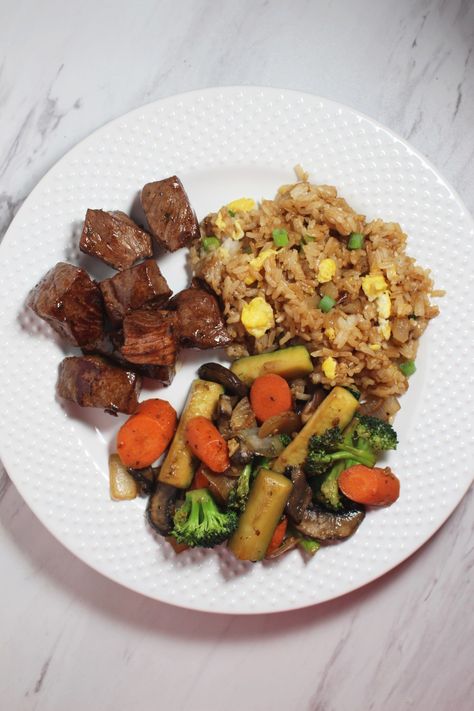 Quick and Easy Fried Rice  - Kait's Kitchen Steak And Veggies, Hibachi Steak, Hibachi Recipes, Ketogenic Recipes Dinner, Making Fried Rice, Low Sodium Soy Sauce, Steak Dinner, Foodie Recipes, Ketogenic Recipes