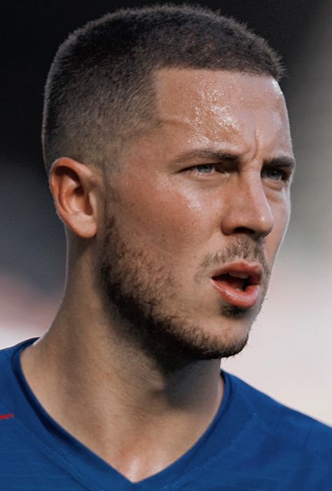 Eden Hazard Eden Hazard Haircut, Buzz Cut For Men, Crew Cut Haircut, Haircuts For Balding Men, Cool Boys Haircuts, Buzz Cut Hairstyles, Asian Men Hairstyle, Wavy Hair Men, Men's Short Hair