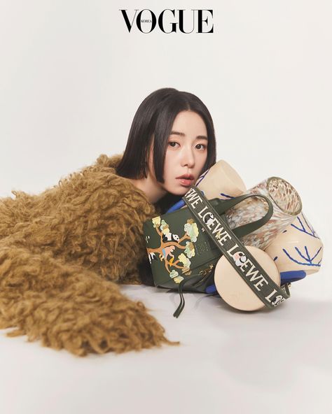 LOEWE VOGUE #LOEWE | Instagram Photoshoot Vogue, Lim Ji Yeon, Magazine Photoshoot, October 21, Korean Actress, Best Actor, Korean Actors, High Fashion, Kdrama