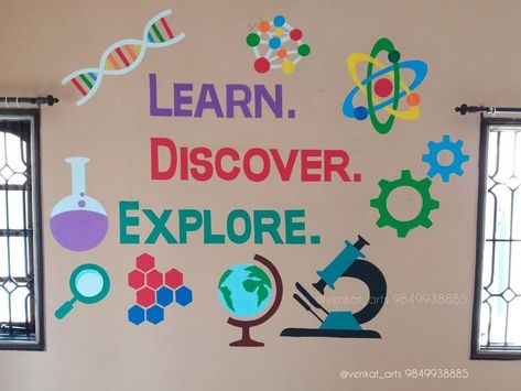 Science Class Decorations, School Wall Art Ideas, Science Lab Decorations, School Wall Painting, Science Room, Science Classroom Decorations, School Art Activities, Classroom Decor High School, Science Decor