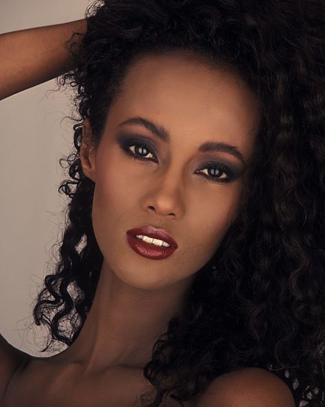 Iman 80s, Iman Supermodel, Voice Types, Iman Abdulmajid, Iconic Supermodels, Iman Model, Somali Beauty, Supermodel Iman, Black Supermodels