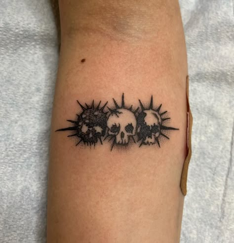 Vampire Knight Tattoo, Vincent Tattoo, First Tattoo Ideas, Knight Tattoo, Rose Tattoos For Men, Grunge Tattoo, Funky Tattoos, Sick Tattoo, Peter 3