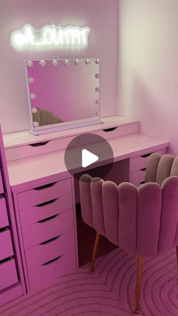 Angie💞 on Instagram: "Vanity tour🤍mon organisation de ma coiffeuse 💕#vanity #room #chambre #organization #rangement" Makeup Draws Organization Storage Ideas, Small Vanity Room Ideas, Room Inspo Vanity, Ikea Dressing Table Hack, Ikea Vanity Ideas, Aesthetic Vanity Ideas, Dressing Table Hacks, Makeup Display Ideas, Vanity Tour