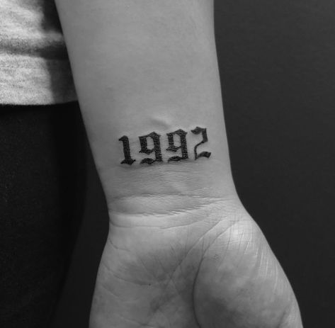 Est 1992 Tattoo, 1992 Tattoo, Hand Poked Tattoo, Poke Tattoo, Hand Poke, Traditional Tattoo Flash, Tattoo Stencils, Wrist Tattoos, Inspirational Tattoos