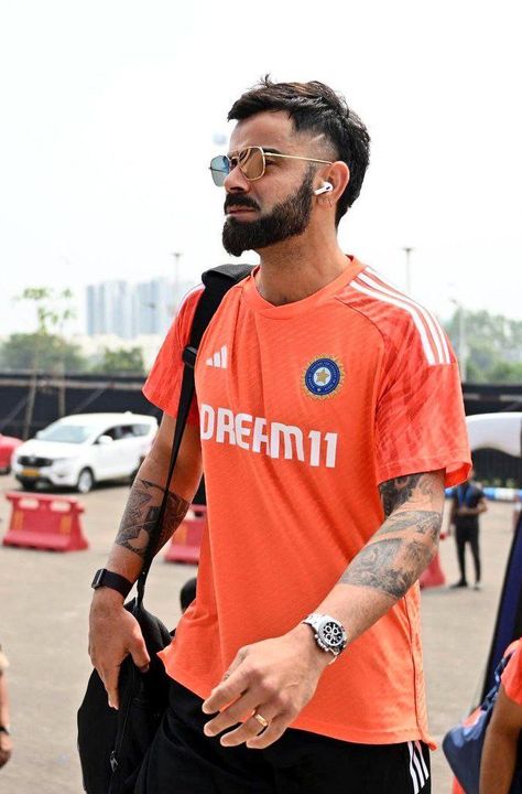 Virat Kohli Hairstyle 2023, Virat Hairstyle, Virat Kohli Body, Virat Kohli Beard, Virat Kohli Hairstyle, Best Mens Sunglasses, Mens Haircuts Short Hair, New Hair Look, King Kohli