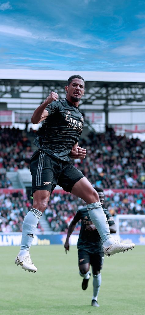 Arsenal Fc Players, Arsenal Pictures, France National Football Team, William Saliba, Arsenal Fc Wallpapers, Arsenal Premier League, Cristiano Ronaldo Style, Arsenal Wallpapers, Brentford Fc