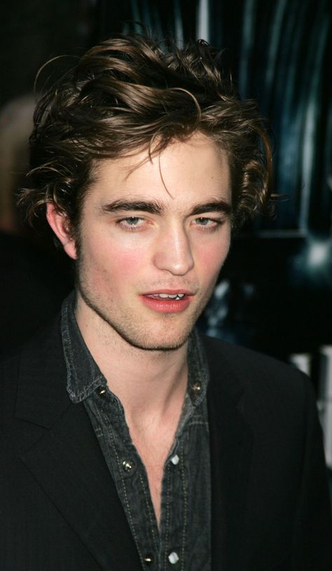 Robert Pattinson Birthday, Hot Robert Pattinson Pictures, Edward Cullen With Sunglasses, Robert Pattinson Gq Photoshoot, Robert Pattinson Black Hair, Robert Pattinson Jawline, Robert P, Cedric Diggory, Edward Cullen