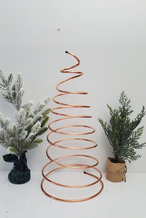 Wire Christmas Trees Diy How To Make, Copper Pipe Christmas Tree, Industrial Christmas Decor, Dollar Tree Christmas Decorations, Copper Christmas Tree, Wire Writing, Wire Christmas Tree, Diy Dollar Tree Christmas, Noel Decor