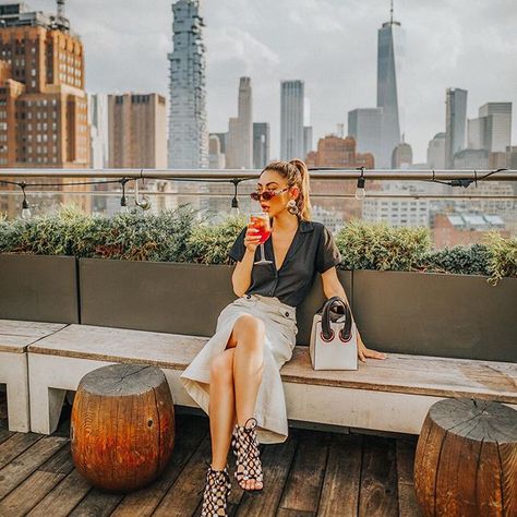 If you need me, i’ll be at the rooftop bar enjoying #AperolSpritz 🍹 @AperolUSA #ad. 21+ Rooftop Bar Outfit Summer, Quilt Photoshoot, Rooftop Party Outfit, Rooftop Bar Outfit, Evening Photoshoot, Bar Outfit Night, Drinks Outfits, Jessica Wang, Rooftop Photoshoot