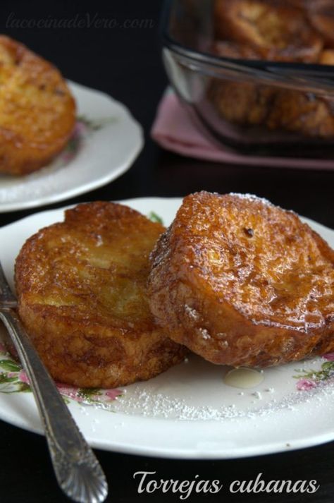 Cuban Deserts, Bunuelos Recipe, Cuban Desserts, Honduran Recipes, Salvadorian Food, Cuban Bread, Cuban Dishes, Latin American Food, Cuban Cuisine