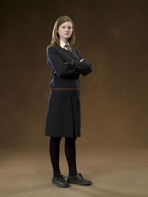 Ginny Weasley Ginny Weasley Costume, Ginny Weasley Outfits, Hogwarts School Uniform, Harry Potter Uniform, Hogwarts Uniform, Harry Potter Ginny, Girl Uniform, Harry Potter Cosplay, Images Harry Potter