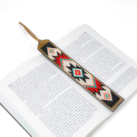 Beaded Book Marks, Bead Loom Patterns Native, Beaded Bookmarks Handmade, Beaded Bookmarks, Bead Weaving Patterns, Book Marks, Belt Purse, Bead Loom Patterns, Bookmarks Handmade