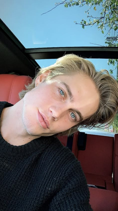 neels visser Neels Visser, Men Blonde Hair, Cute White Guys, Blonde Boys, Blonde Guys, Aesthetic Guys, Male Face, Face Claims, Male Model