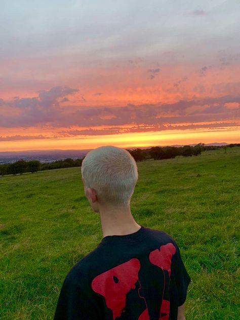 #awge #vlone #weeknd #buzzcut #bleach #sunset #mensfashion Bleached Shaved Head Men, Bleach Buzzcut Men, Hair Designs Shaved, Bleach Buzzcut, Buzzcut Men Aesthetic, Bleached Buzzcut, Fit Hairstyles, Bleached Hair Men, Shaved Head Designs