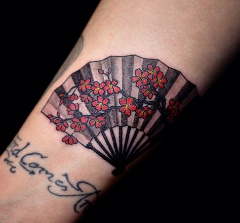 Japanese Folding Fan, Folding Fan, Muscat, Next Tattoo, Fan, Tattoos, Quick Saves