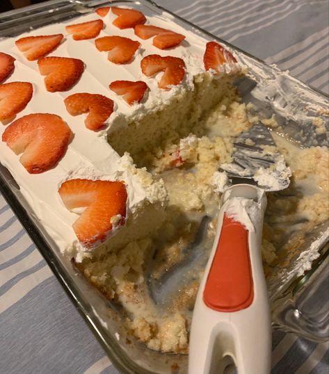 Tres Leches Cake Strawberry Leches Cake, Halloween Tres Leches Cake, Tres Leches Cake Aesthetic, Tres Leches Cake Decoration Ideas, Tres Leches Birthday Cake, Strawberry Tres Leches Cake, Quirky Cakes, Strawberry Tres Leches, Brownie Recipes Healthy