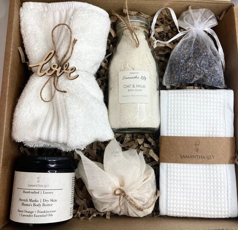 Neutral Gifts, Baby Shower Neutral, Milk Bath Soak, Regalos Ideas, Baby Shower Box, Mum And Baby, Cleansing Powder, Baby Products Packaging, Shower Box