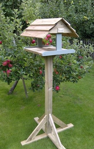 Platform Bird Feeder, Wood Bird Feeder, Bird Feeder Plans, Birdhouses Bird Feeders, Wooden Bird Feeders, Bird Table, Bird Feeding Station, Bird Tables, Homemade Bird Feeders