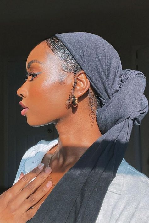 Winter Scarf Fashion, Scarf Ideas, Scarf Fashion, Hair Scarf, Head Wrap, Scarfs, Head Scarf, Winter Scarf, African American