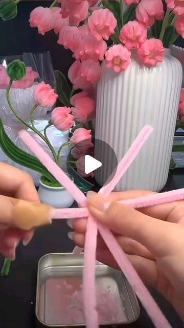 Pipecleaners Flowers Tutorial, Flowers Made From Pipe Cleaners, Pipe Cleaner Rose Tutorial, Pipe Cleaner Tutorial, Flowers Out Of Pipe Cleaners, Pipe Cleaner Flowers Tutorial, Pipecleaners Flowers Bouquet, Diy Pipe Cleaner Flowers, Pipe Cleaner Crafts For Adults