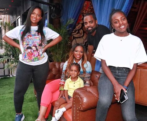 Black Celebrity News, Real Housewives Of Atlanta, Kandi Burruss, Tamar Braxton, Family Pic, Happy Black, Housewives Of Atlanta, Blended Family, Instagram Family