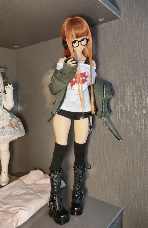 futaba bjd _ persona 5 Futaba Cosplay, Futaba Persona 5, Persona 5 Futaba, Persona 5 Cosplay, Megami Tensei, Shin Megami Tensei, Persona 5, Custom Dolls, Pose Reference