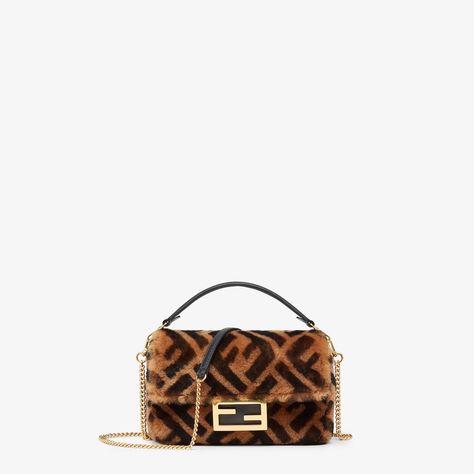 Fendi Baguette Mini, Fendi Mini Baguette, Fendi Logo Design, Mini Baguette, Fendi Store, Fendi Logo, Fendi Baguette, Baguette Bag, Black Leather Bags