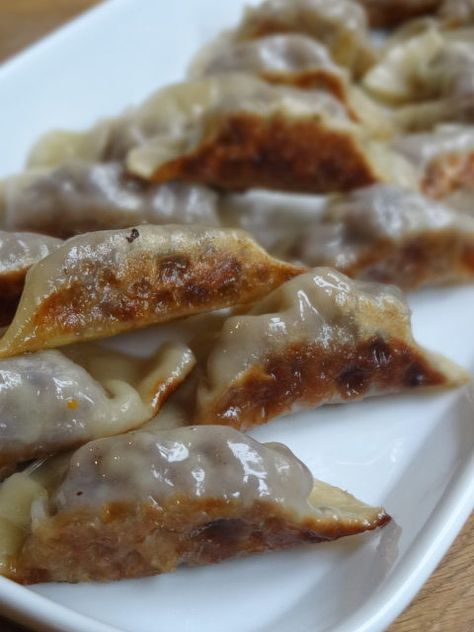 Cabbage Potstickers, Potstickers Recipe, Ground Beef And Cabbage, Bonefish Grill, Beef And Cabbage, Wonton Wrappers, Grilled Beef, Cook Off, Green Cabbage