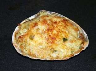 Coquilles St. Jacques Recipe Crab Imperial Recipes, Coquilles St Jacques Recipe, Valentine Dinner Recipes, Crab Balls, Crab Imperial, Coquilles St Jacques, Crab Recipe, Scallop Dishes, Creamy Crab