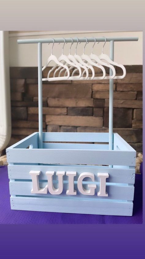 Baby Closet Crate baby Shower Crate-baby Gift Basket  Baby - Etsy Baby Shower Clothes, Diy Wooden Crate, Baby Hangers, Baby Shower Baskets, Boy Baby Shower Ideas, Crate Diy, Baby Shower Crafts, Baby Shower Gift Basket, Diy Baby Shower Gifts