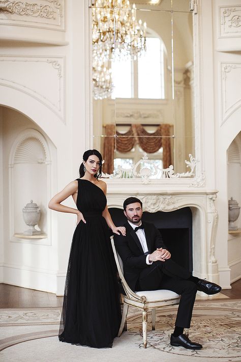 Elegant Couple Poses Photo Ideas, Couple Photoshoot Poses Formal, Black Attire Engagement Photos, Classy Pre Wedding Photoshoot, Champagne Couple Photoshoot, Black Dress Engagement Photos Classy, Black Tie Couple Photos, Royal Engagement Photos, Formal Couple Photoshoot Studio