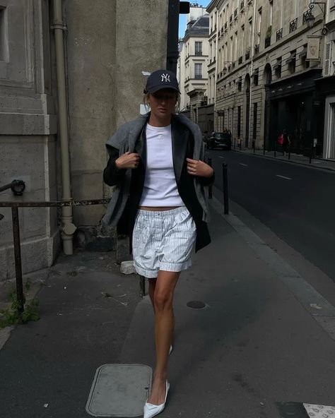 Stylish Women Won't Stop Wearing Boxer Shorts | Who What Wear Boxers As Shorts, Boxer Shorts For Women Outfit, Boxer Shorts Outfit, Boxer Shorts For Women, Black Jacket Outfit, Short Black Jacket, Band Tee Outfits, New Preppy, Old Clothes Refashion