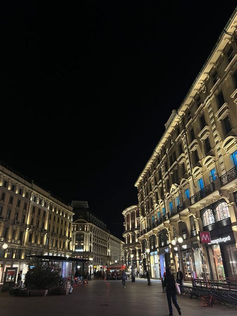 Walking down the street at night in Milan, Italy Street At Night, Galleria Vittorio Emanuele Ii, Walking Down The Street, Au Pair, Beautiful Streets, Milan Italy, My Best Friend, New Video, Day Off