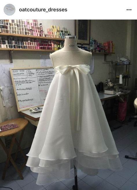 Ivory Fashion Aesthetic, Dress Draping Techniques, Birthday Outfit White, White Homecoming Dress, Short Evening Dress, Bow Wedding Dress, White Homecoming Dresses, 파티 드레스, Outfit White