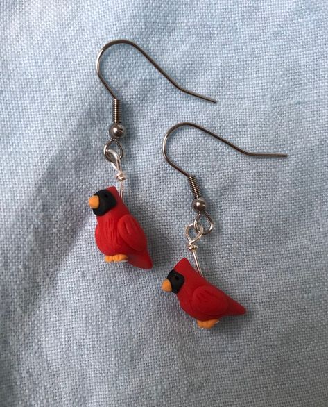 Cardinal Earrings, Bird Polymer Clay, Sculpted Earrings, Polymer Clay Bird, Bird Earring, Clay Christmas Decorations, Lilly Pad, Earring Inspo, Clay Bird