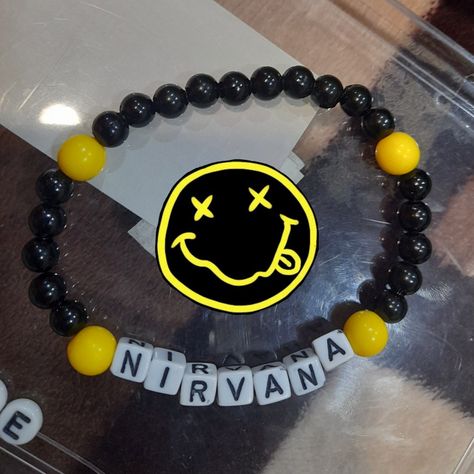 Punk Bracelets Aesthetic, Metallica Bracelet, Emo Bracelet Ideas, Nirvana Bracelet, Pulseras Kandi, Music Bracelet, Diy Kandi Bracelets, Pony Bead Bracelets, Band Bracelets