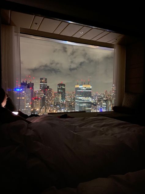 Tokyo Hotel Aesthetic, Living In Tokyo, Japan Hotel Room, Tokyo Apartment Aesthetic, Tokyo City Night Aesthetic, Tokyo Bedroom, Japan Apartment Aesthetic, Tokyo Night Aesthetic, Tokyo Lifestyle