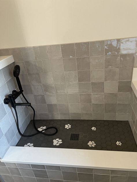 Dog Grooming Shower Ideas, Puppy Wash Station, Mudroom Ideas Dog Bath, Dog Shower In Master Bath, Aesthetic Dog Room Ideas, Dog Wash Shower Head, Laundry Room And Dog Wash, Walk In Shower With Dog Wash, Dog Bathroom Ideas