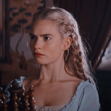 Live Action Cinderella Hair, Cinderella Live Action Hair, Kassandra Core, Pixar Icons, Cinderella Hairstyle, Cinderella Icon, Live Action Cinderella, Amy Addams, Cinderella Live Action