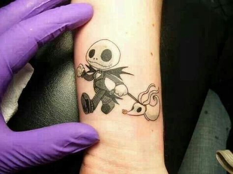 Jack and Zero tattoo. :) Jack Skellington Tattoo, Tim Burton Tattoo, Nightmare Before Christmas Tattoo, Christmas Tattoo, Theme Tattoo, Disney Tattoo, Geniale Tattoos, Tatuaje A Color, Disney Tattoos