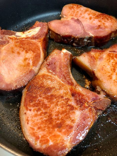 How to Cook Smoked Pork Chops Oven Pork Chops, Smoked Pork Chops, Pork Chop Dinner, Winter Cooking, Smoked Meat, Smoked Cooking, Boneless Pork Chops, Smoked Ham, Chops Recipe