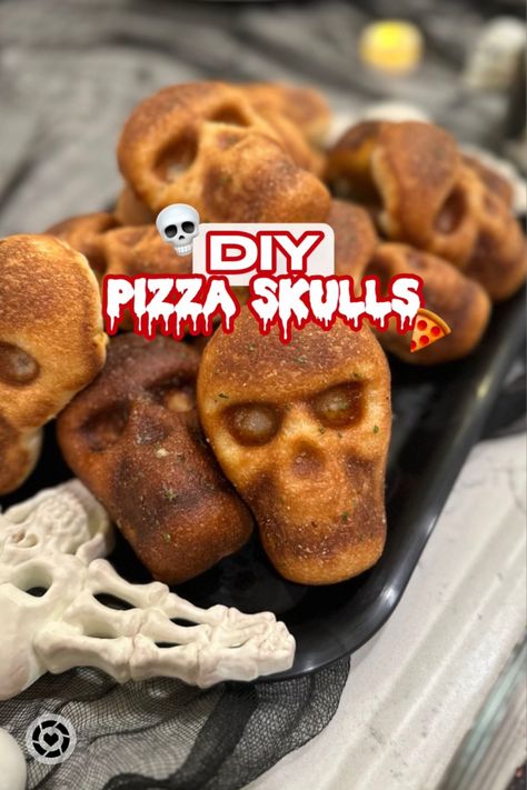 Pizza skulls Pizza Skulls, Skull Pizza, Pizza Bomb, Easy Low Carb Snacks, Pizza Pockets, Diy Pizza, Easy Homemade Pizza, Silicone Tray, Carb Snacks