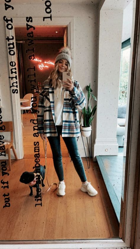 Zoe Sugg Outfits, Zoella Outfits, Zoella Style, Zoe Sugg, Zoella, Classy Chic, Autumn Outfit, Celebrity Outfits, Favorite Celebrities