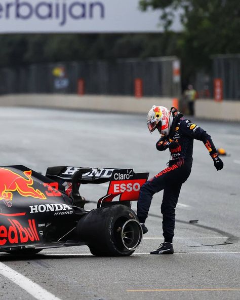 The home of Formula 1 / F1 🏡🏎️ on Instagram: “An unlucky day for @maxverstappen1 📸: Getty Images #F1 #Formula1 #Formule1 #Motorsports #Racing #AzerbaijanGP #RedBullRacing…” F1 Crash, Racing Wallpaper, Formula 1 Iphone Wallpaper, Red Bull F1, Mclaren Formula 1, F1 Wallpaper Hd, Champions Of The World, F1 Poster, Formula 1 Car