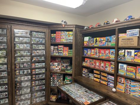 Pokemon Collection Display Ideas, Sports Card Collecting, Sports Card Shop Interior, Sport Card Display Ideas, Trading Card Display Ideas, Baseball Card Storage Ideas, Baseball Display Ideas, Sports Memorabilia Display Wall, Baseball Card Display Ideas